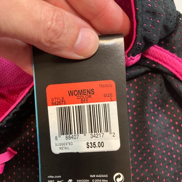 NWT Nike women’s training shorts - Picture 4 of 4